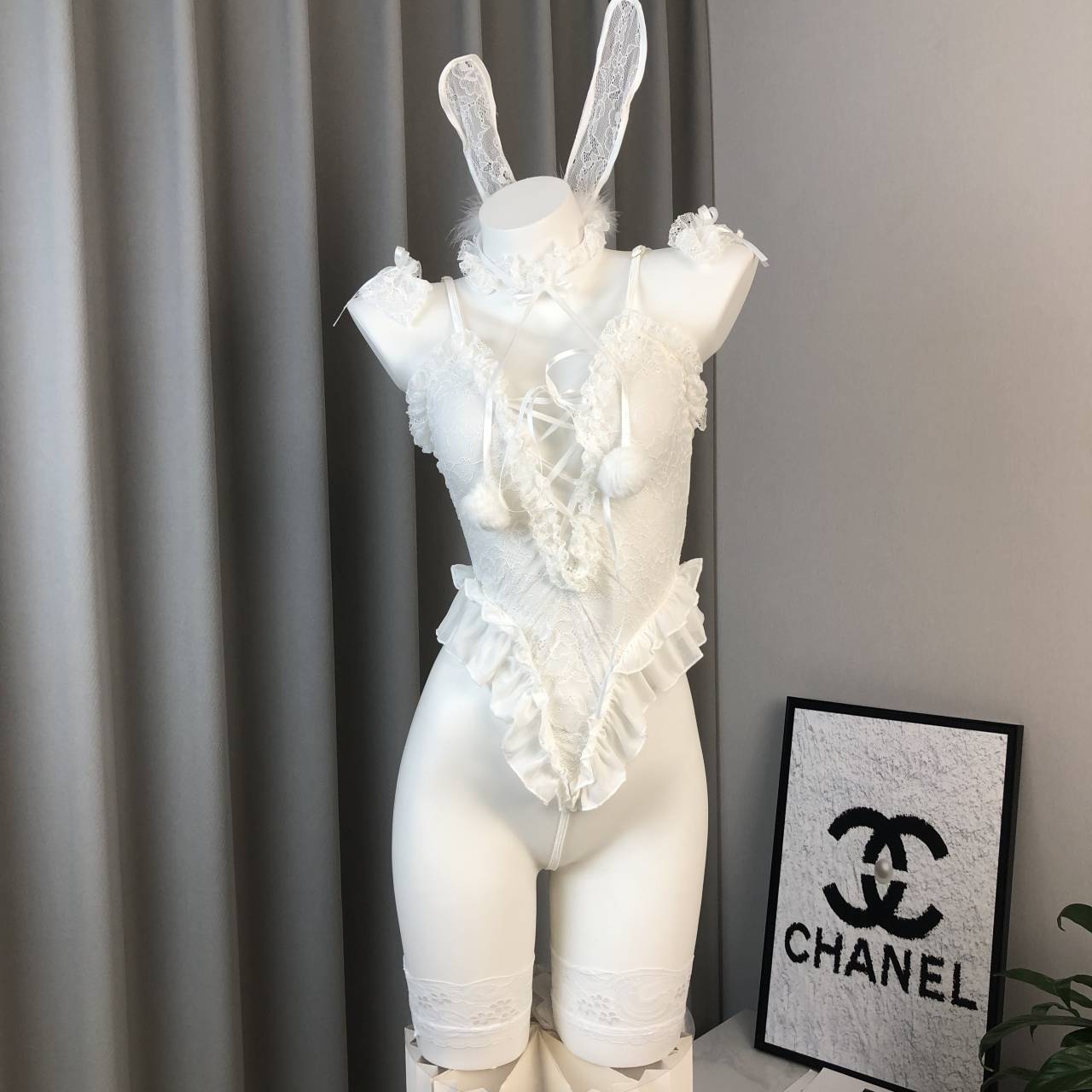 Conjunto de body sexy de encaje transparente de conejita