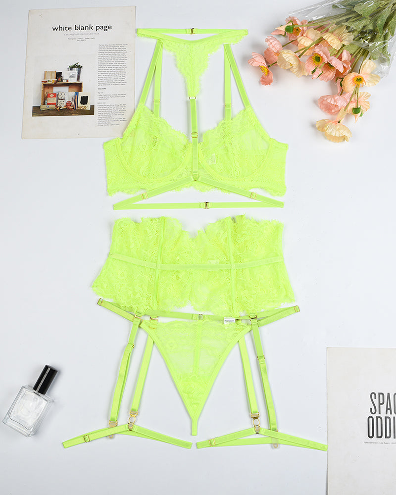 Conjunto de bralette y braguita de encaje con liguero