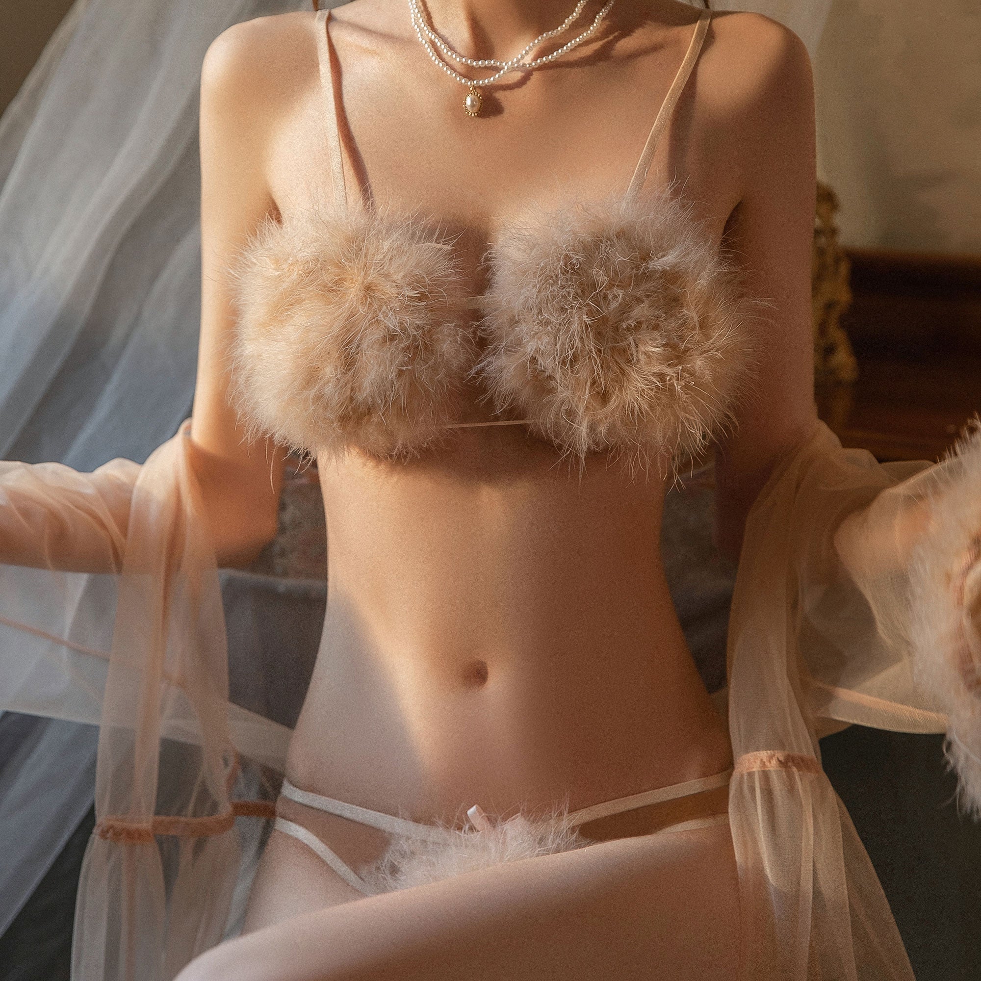 Camisón erótico de tres puntos peludo para mujer