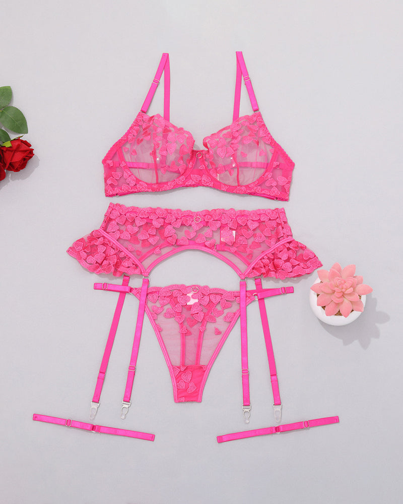 Conjunto de lencería de encaje con paneles bordados de corazón