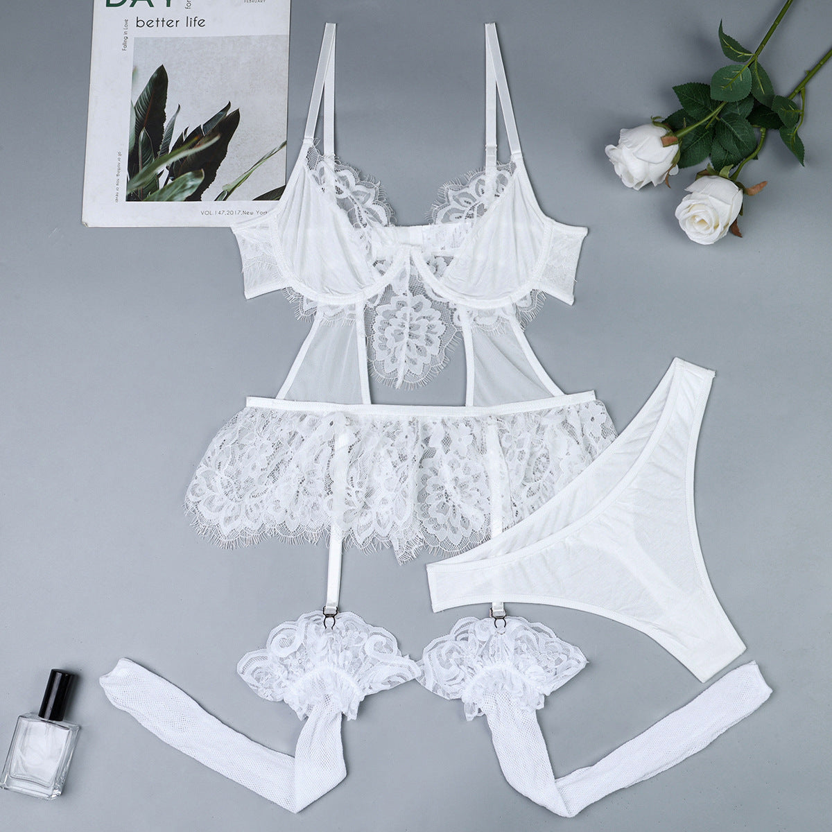Medias de encaje blanco con malla, caladas, costuras, lindos tirantes, conjunto de tres piezas