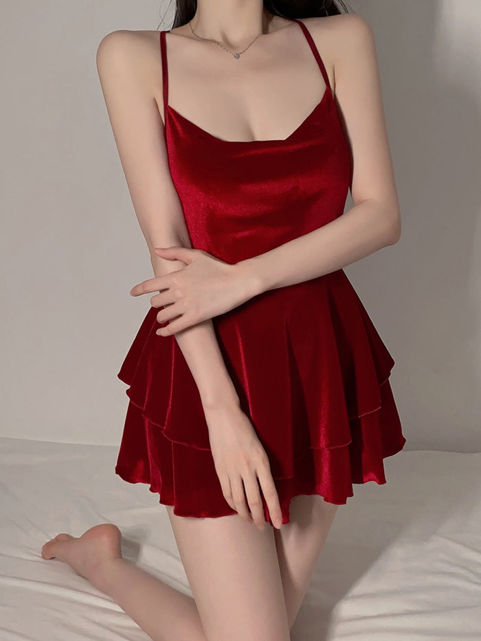 Camisón sexy de terciopelo con tirantes en capas