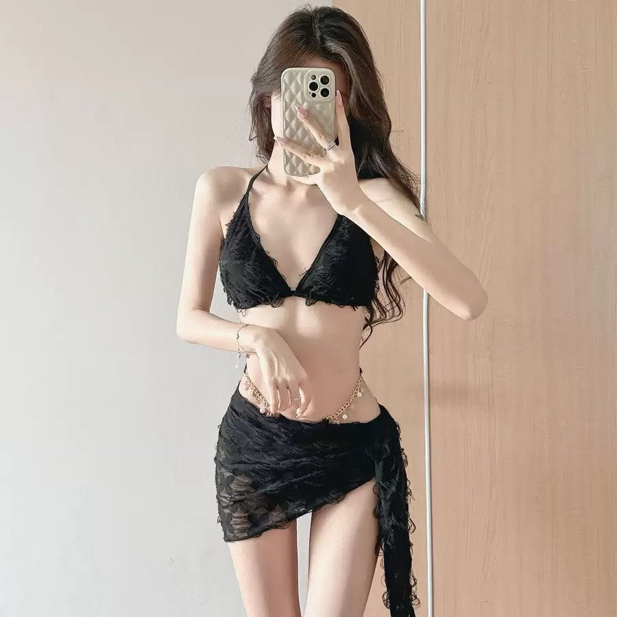Conjunto de bralette de encaje y falda cruzada