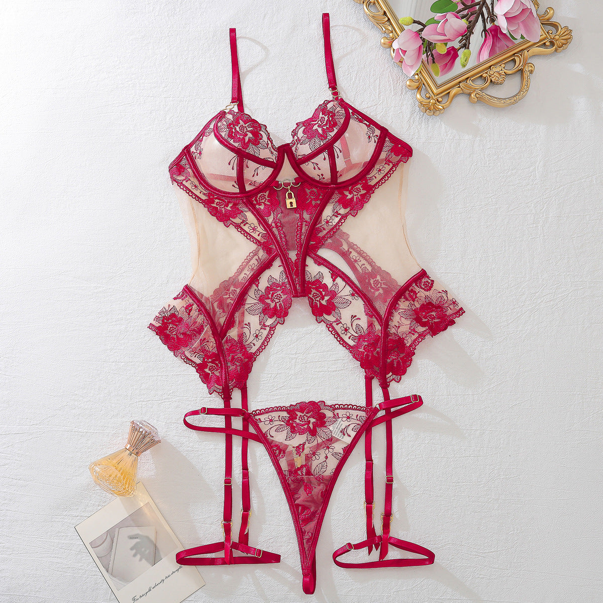 Conjunto de lencería sexy con cuerpo moldeador de malla, candado bordado transparente