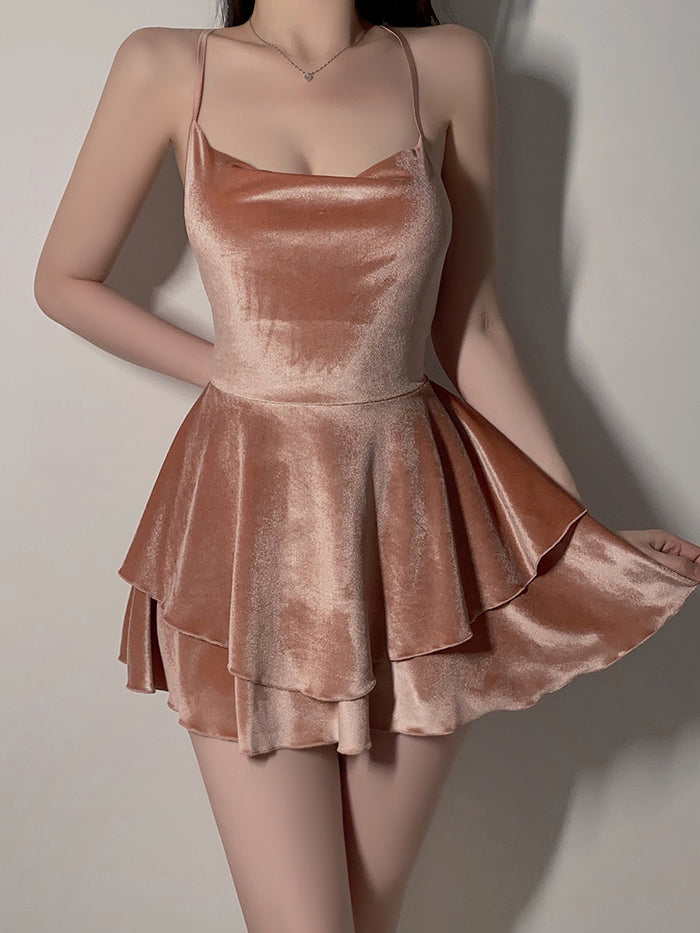 Camisón sexy de terciopelo con tirantes en capas