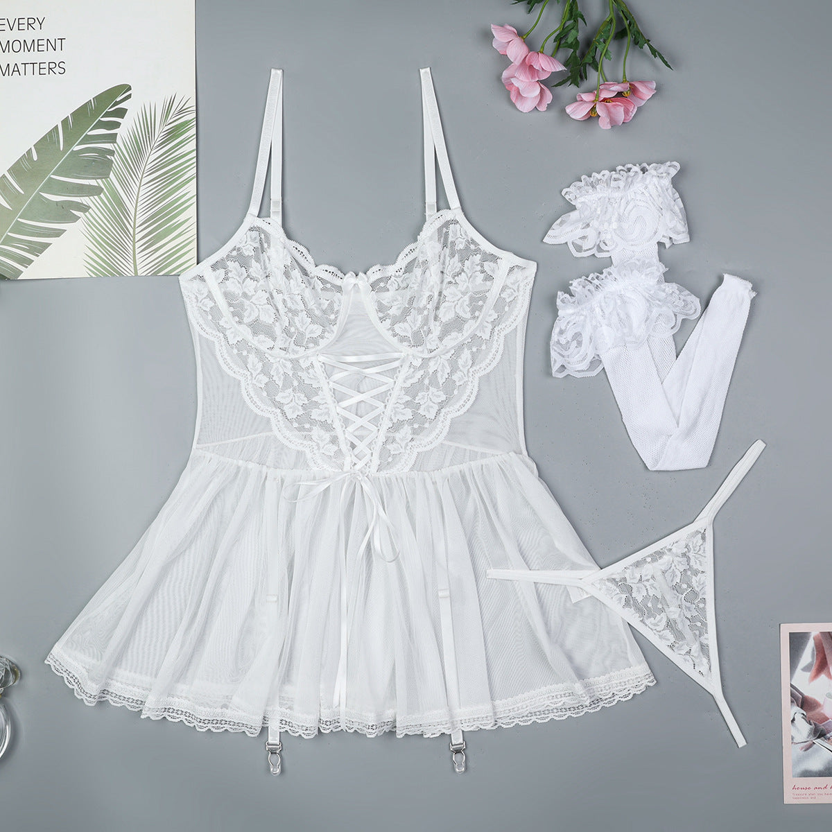 Traje de vestido transparente de malla con tirantes cruzados sexys de encaje