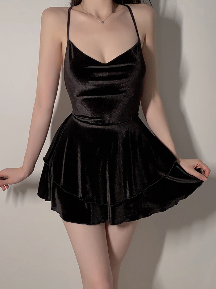 Camisón sexy de terciopelo con tirantes en capas